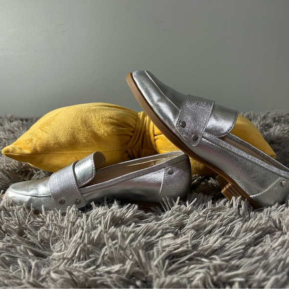 Chic Silver Women's Loafers - Picture 1 of 9